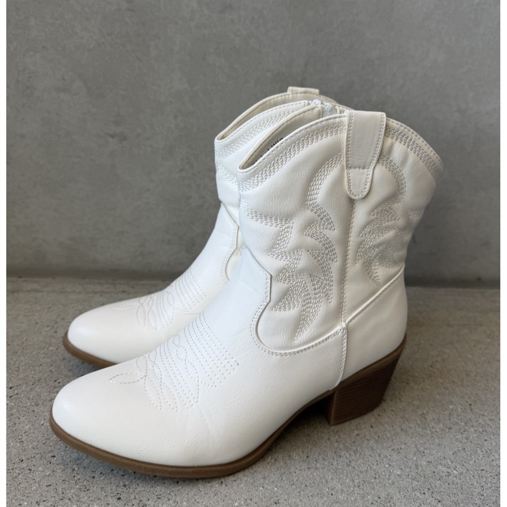 Global Win Style# 22YY10 White Western Cowboy Cowgirl Boots Mid-Calf Sz 7.5 Nice
